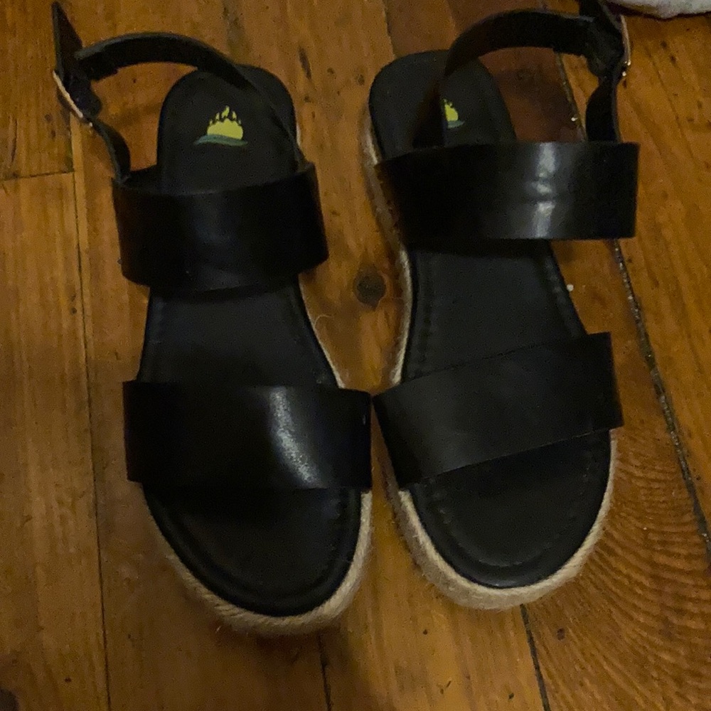 Size 7 aloha island platform sandals